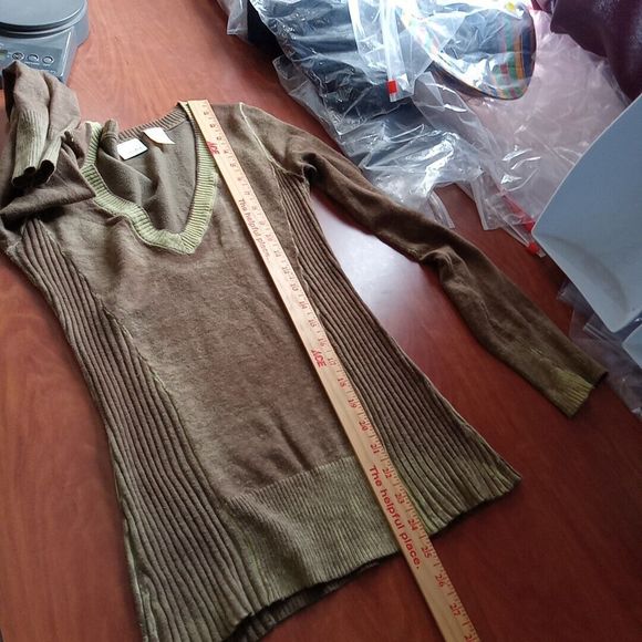 Daytrip Top women's Size Small Brown  V-Neck Long Sleeve * - Picture 6 of 12